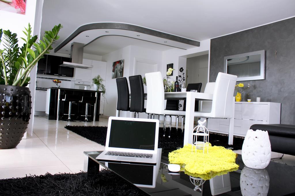 אומאג Apartments Villa Lili חדר תמונה