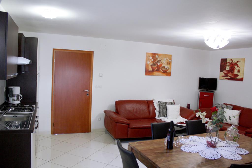 אומאג Apartments Villa Lili חדר תמונה