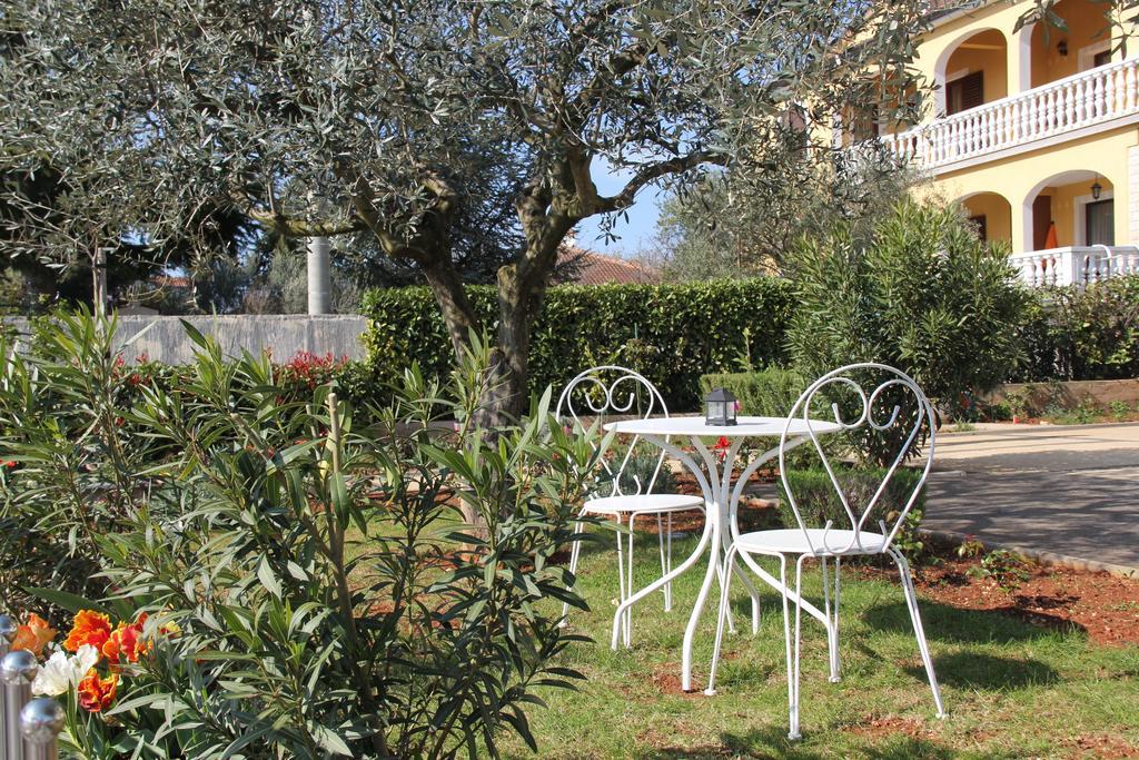 אומאג Apartments Villa Lili מראה חיצוני תמונה