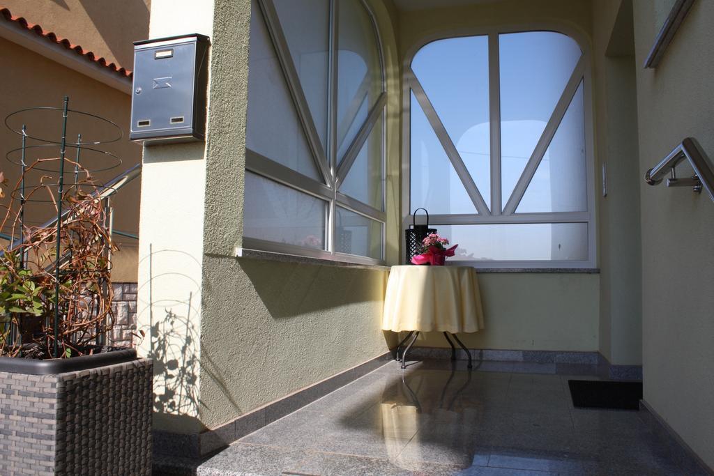 אומאג Apartments Villa Lili מראה חיצוני תמונה