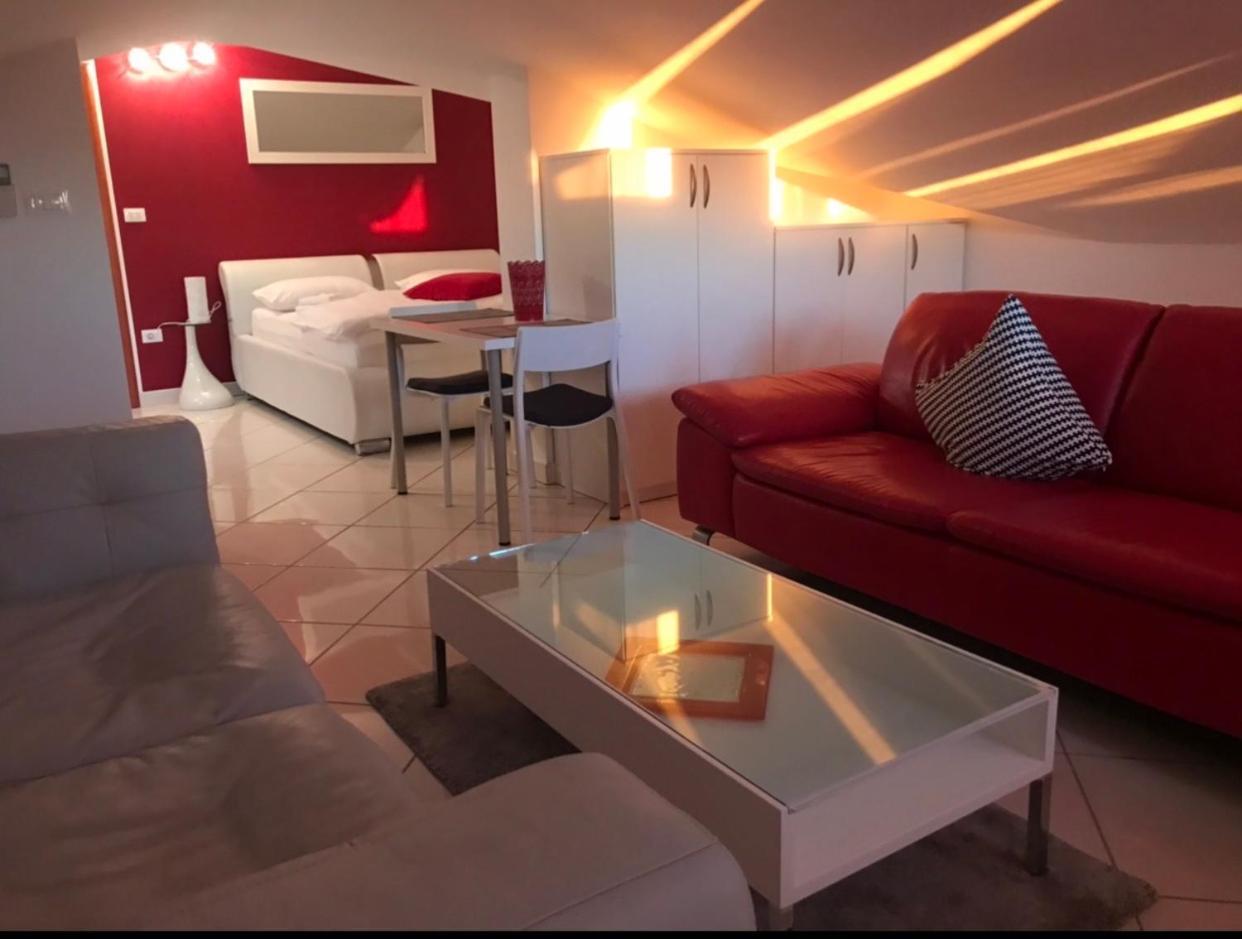 אומאג Apartments Villa Lili מראה חיצוני תמונה